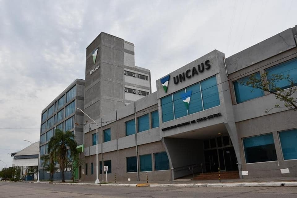 UNCAUS contin a acompa ando a estudiantes y graduados con la Bolsa